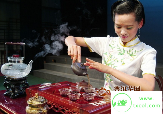 凤凰三点头泡茶技巧